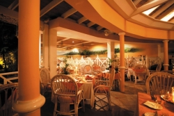 Coco Reef Resort & Spa - Tobago. Restaurant. 